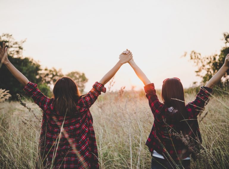 La Journée de la pensée positive, célébrée le 13 septembre, est l'occasion parfaite pour diffuser bienveillance et optimisme autour de soi. Grâce aux cartes virtuelles Cybercartes, envoyez un message inspirant à vos proches pour illuminer leur journée.